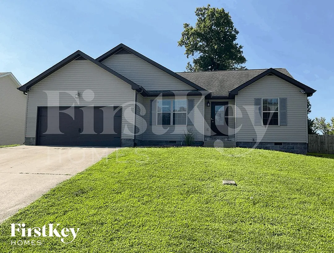 3 bed, 2.0 bath, 1641 sqft, $1,760 — Photo 1
