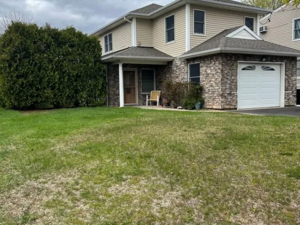 100 5th Ave, Garden City Park, NY 11040