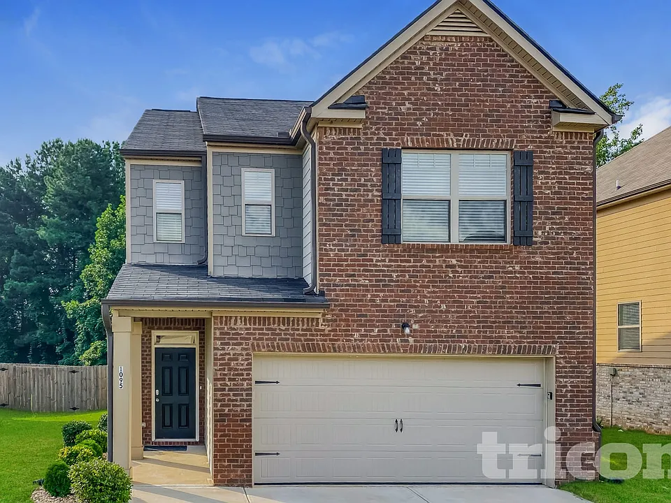 1095 Lear Dr