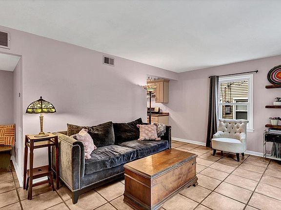 3rd image of 7754 Jerome Ave