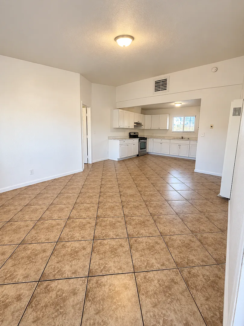 73445 Sunnyvale Dr — Photo 2