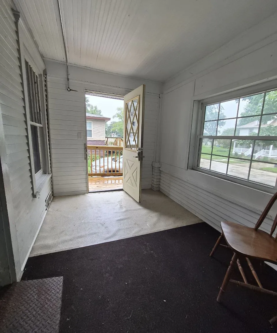 2 bed, 816 sqft, $887 — Photo 3
