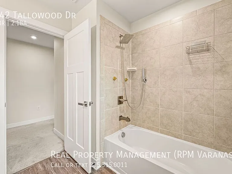 142 Tallowood Dr — Photo 32