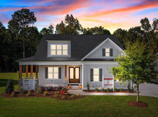 55 Paddocks Ct, Zebulon, NC 27597