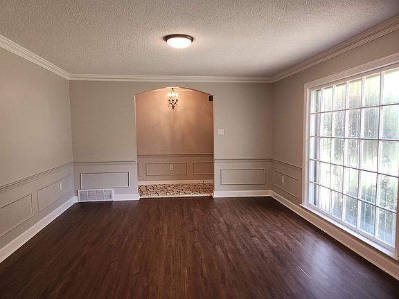 4th image of 4811 Hancock Dr