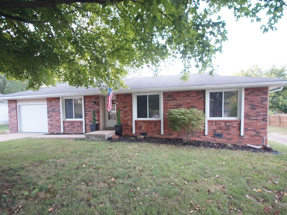 1st image of 111 N Drenda Ave
