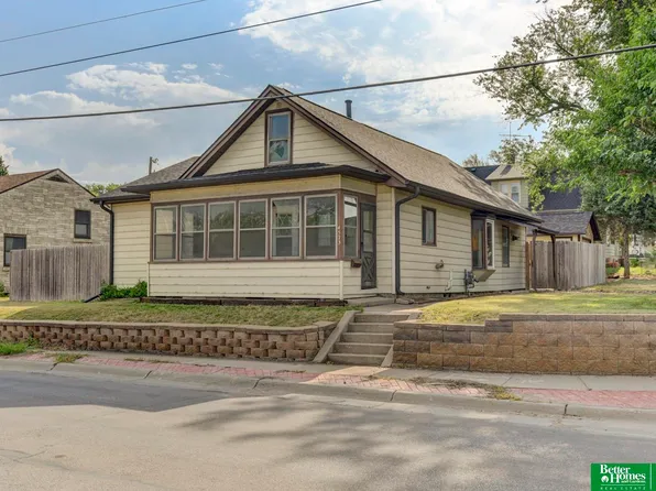 4523 S 42nd St, Omaha, NE 68107