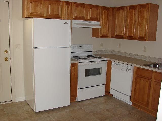 2nd image of 1709 Woodbrooke Dr