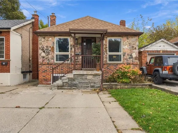 81 E 23rd St, Hamilton, ON L8V 2W7