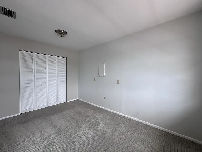 306 Parkside Dr — Photo 7