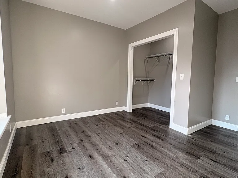 2115 Seneca St — Photo 10