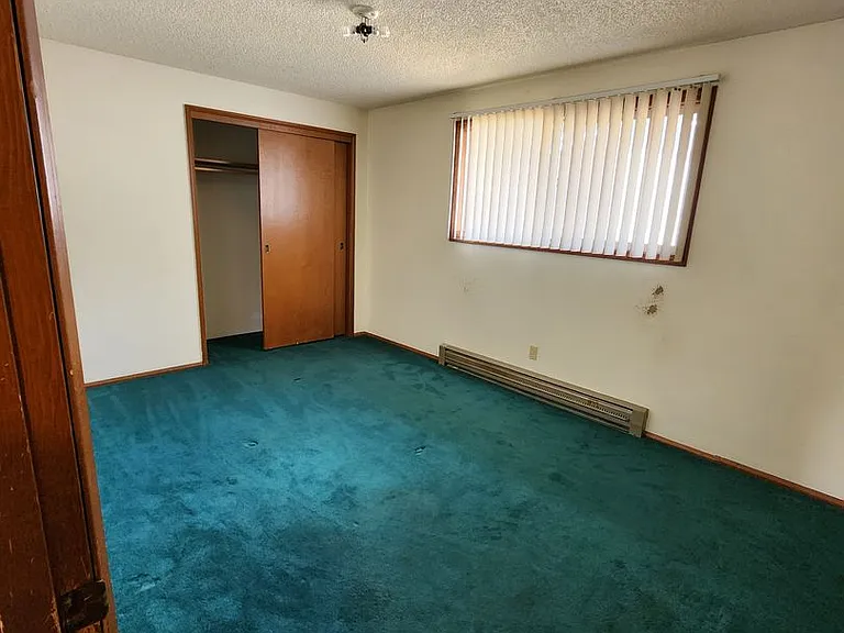 2412 Eureka Ave — Photo 12