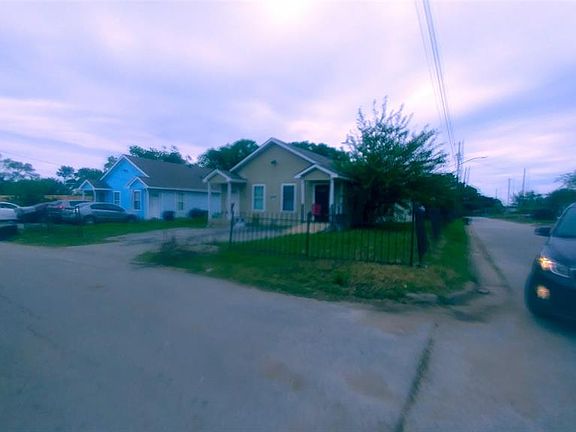 2nd image of 1831 Etta St