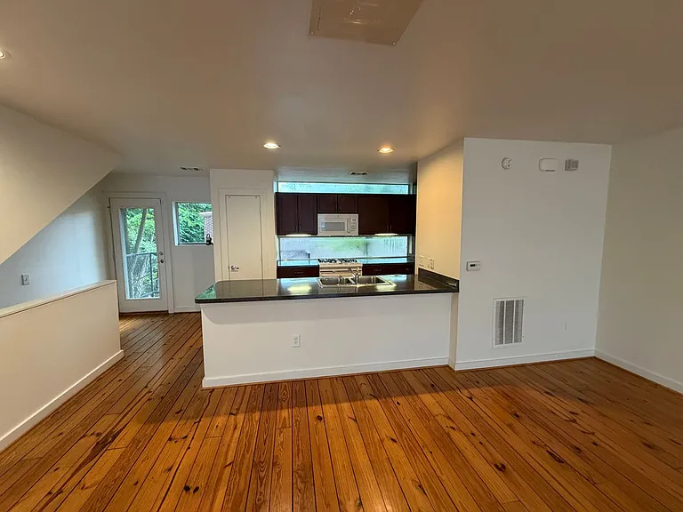 241 Maynard Ter #5 — Photo 9