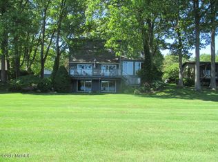 2600 Lake Shore Dr, Hillsdale, MI 49242