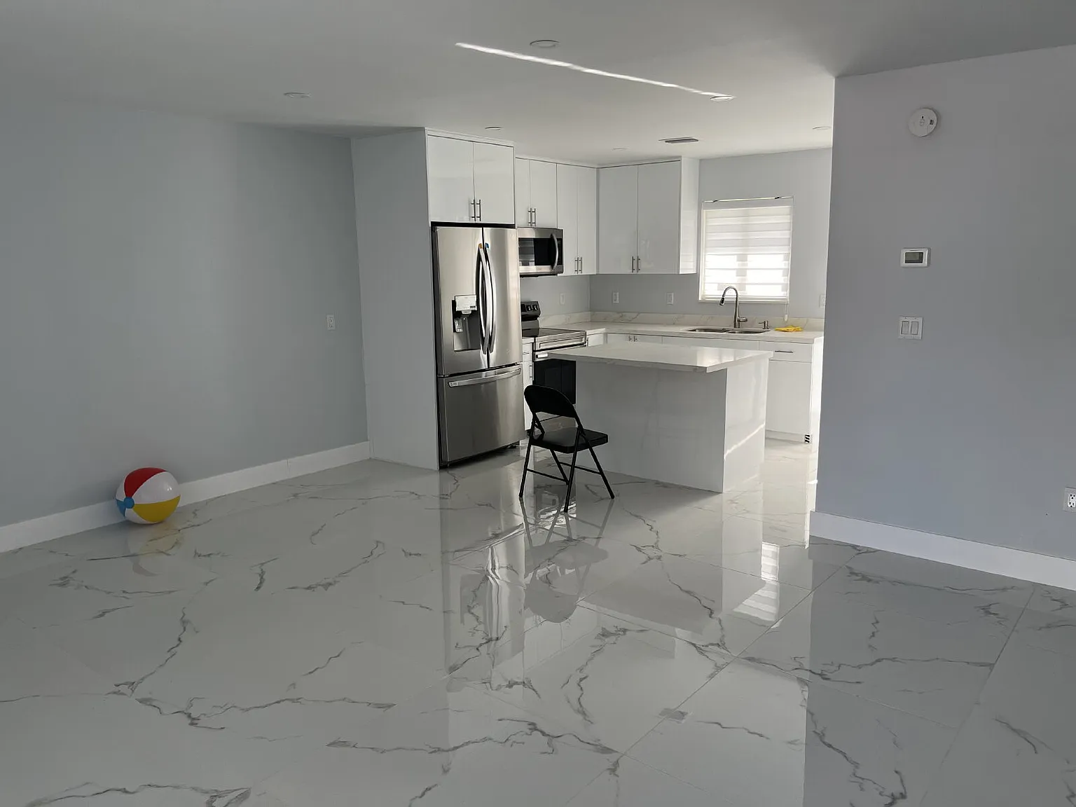 2 bed, 1.0 bath, 900 sqft, $2,295 — Photo 4