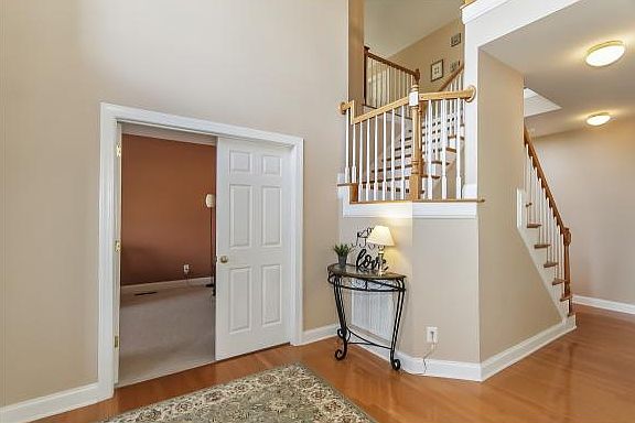 4th image of 594 Finish Line Dr