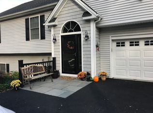 2 Sunlit Ln, New Fairfield, CT 06812