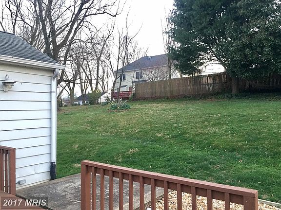 3rd image of 1738 Pimmit Dr