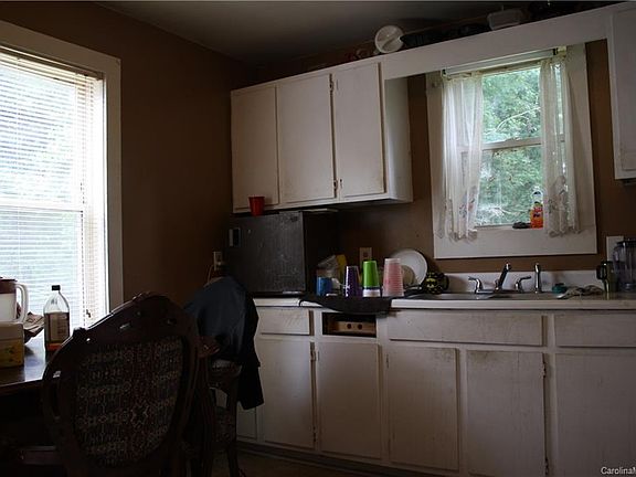 5th image of 405 N Morris St