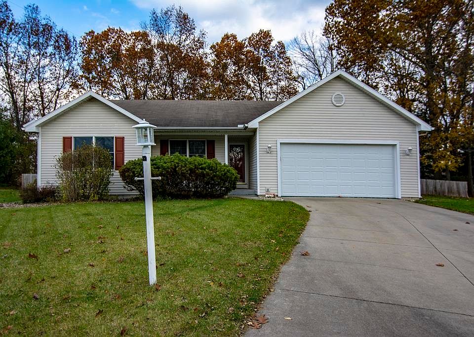 1st image of 23027 Montrose Cir