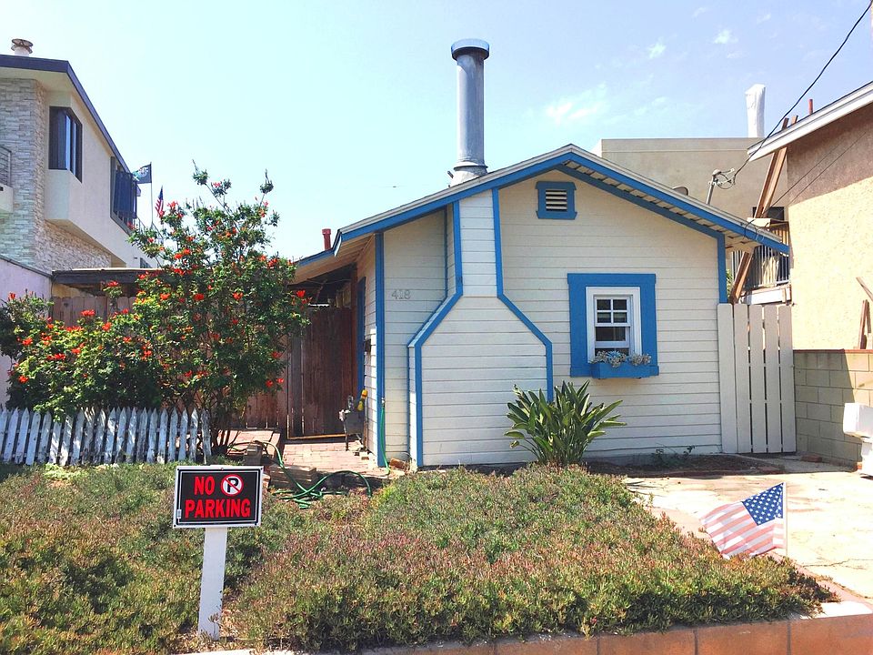 front view with drieway