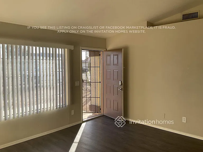 8632 W Townley Ave — Photo 2