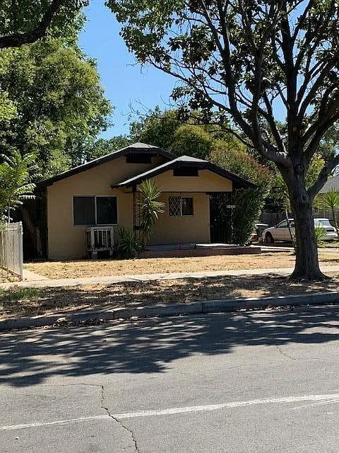 4430 E Nevada Ave photo 1