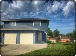 599 Glen Ct, Lansing, KS 66043