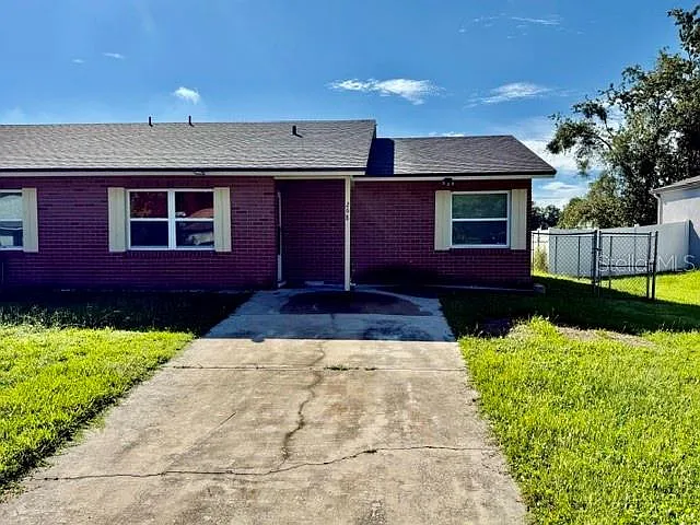 2 bed, 2.0 bath, 950 sqft, $1,300 — Photo 1