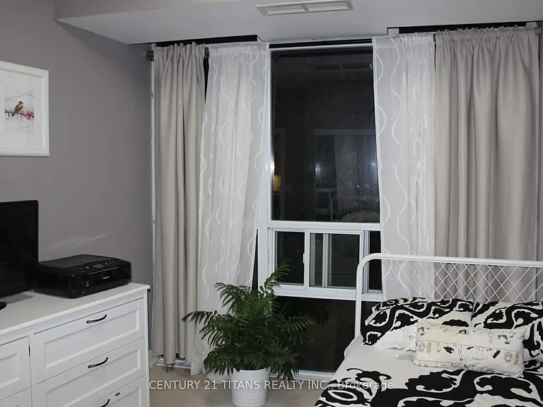 70 Absolute Ave #402 — Photo 25