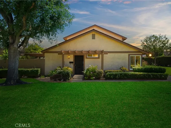 341 Carriage Dr #51-A, Santa Ana, CA 92707