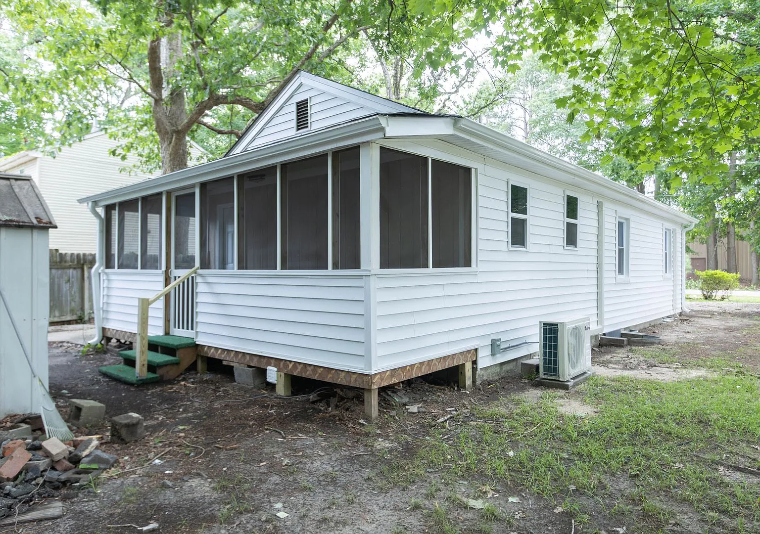 Charming Renovated Rancher in the Heart of Newport News — Photo 4