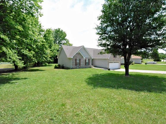 2nd image of 1734 Crestview Dr