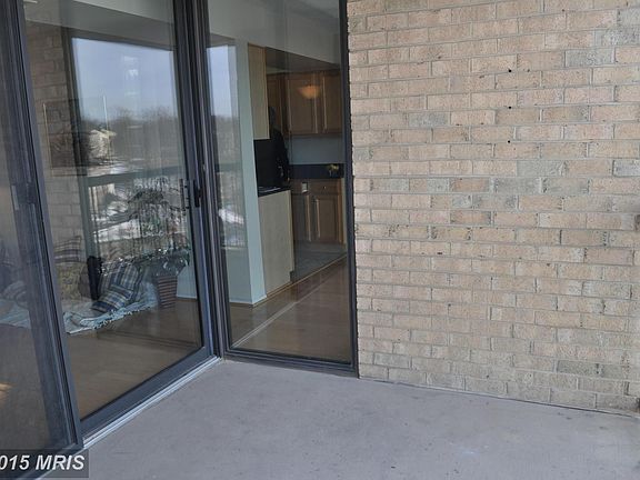 5th image of 4500 S Four Mile Run Dr APT 1032