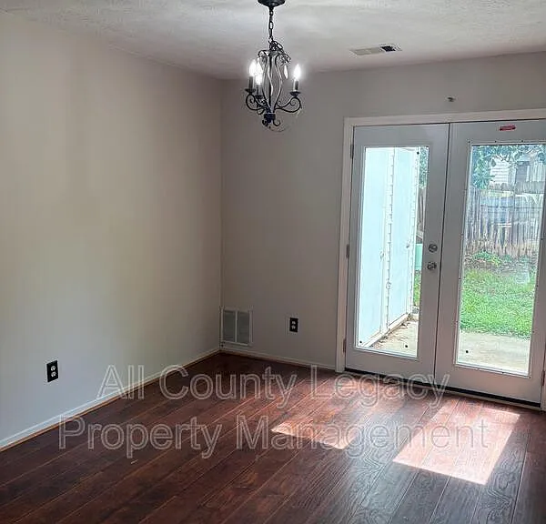 5774 Wells Cir — Photo 4