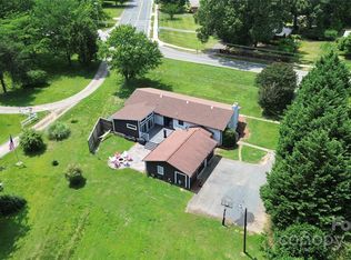 9808 Washam Potts Rd, Cornelius, NC 28031