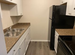 10280 W Dean Rd #103, Milwaukee, WI 53224