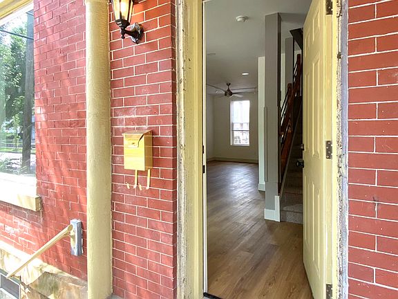 3rd image of 148 W 6th Ave #148