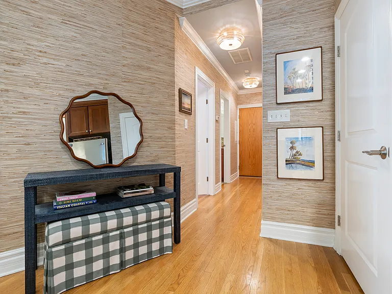 1709 N Crilly Ct #1E — Photo 8