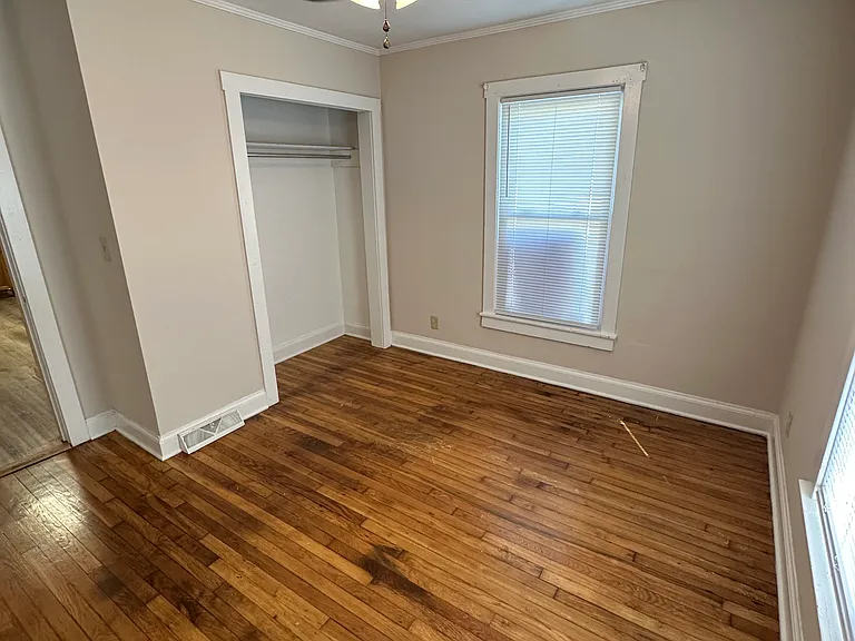 118 Lyons Dr — Photo 8