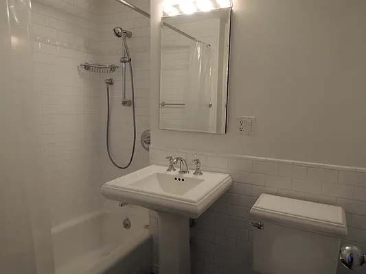 Rented by Toshiko Takahara, Lreb | media 6
