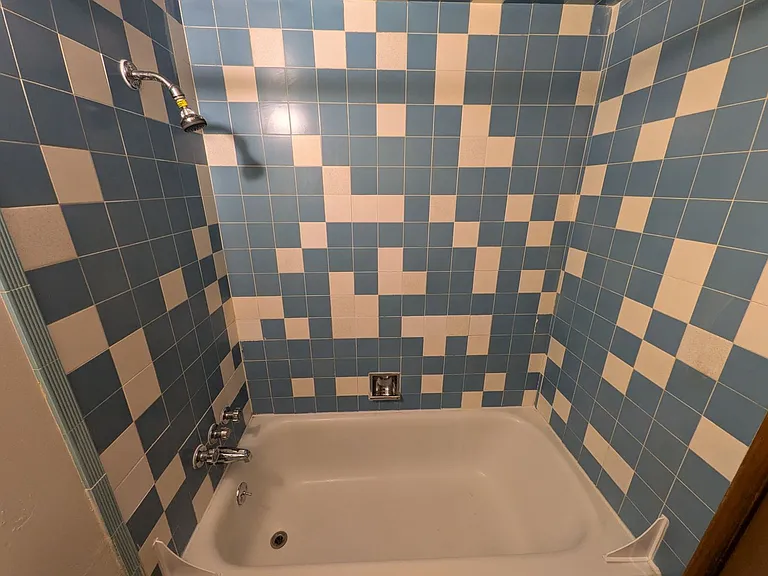 Bel Air Apartments — Photo 22