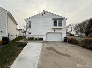 23 Woodland Way, Dayton, NJ 08810