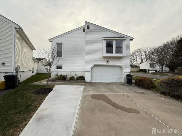 23 Woodland Way, Dayton, NJ 08810