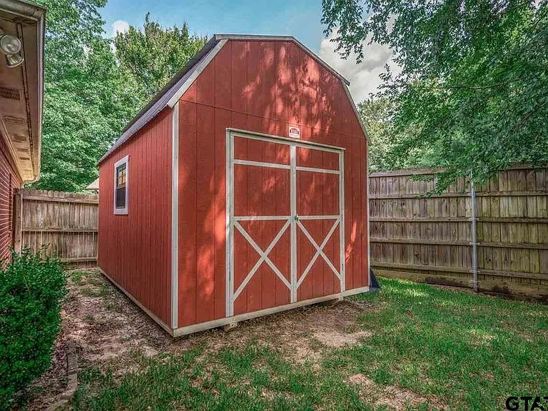 3117 Campus Cir — Photo 15