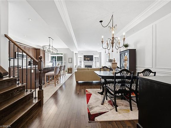 5th image of 80 Willow St #11