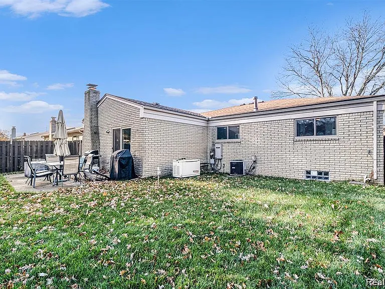 41720 Mary Kay Dr — Photo 27