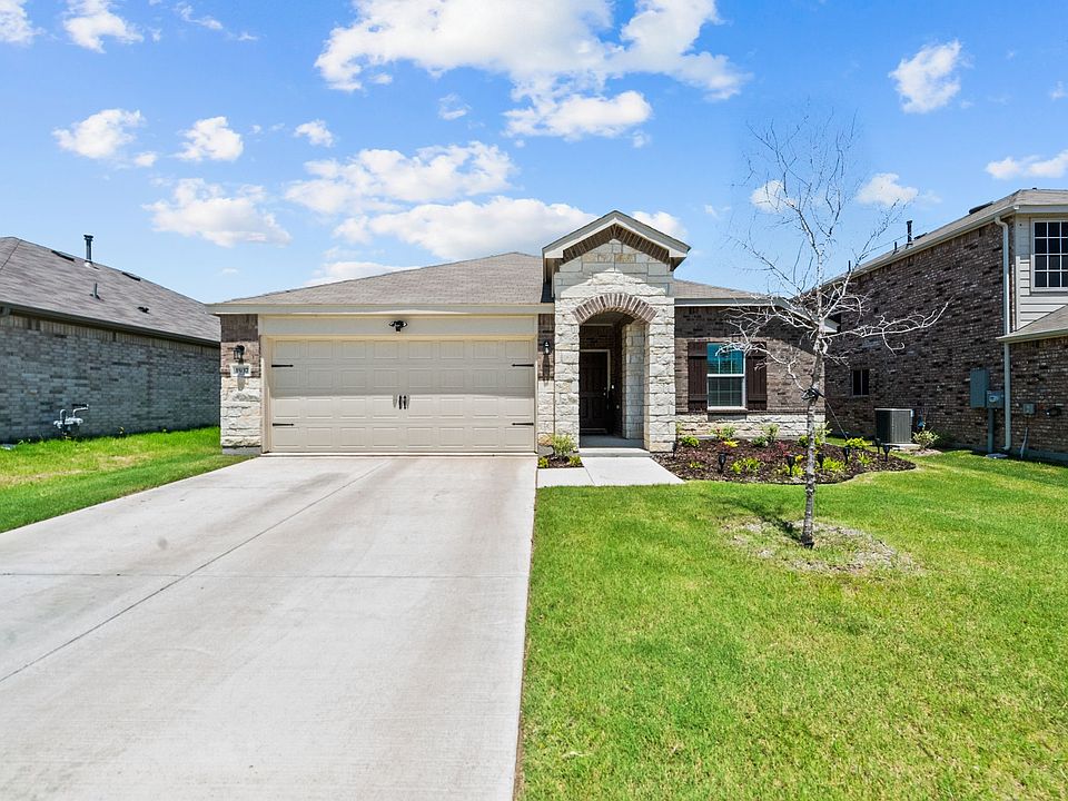 1st image of 1937 Indian Grass Dr