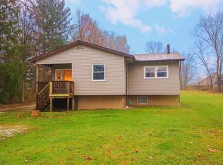 2654 Forest Dr, Hinckley, OH 44233